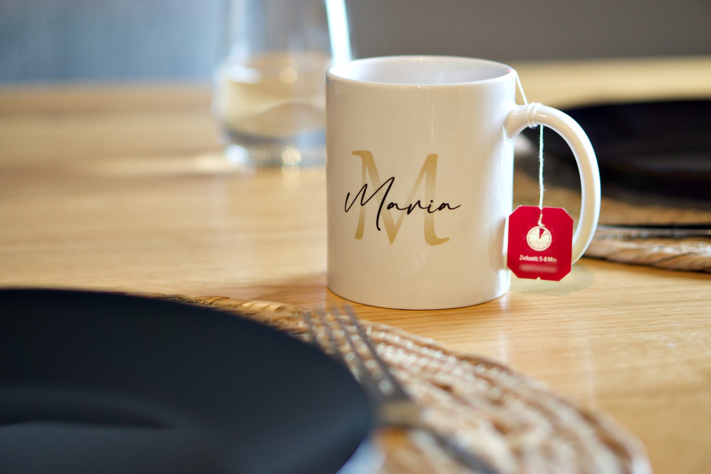 Kaffeetasse mit Buchstabe und Name