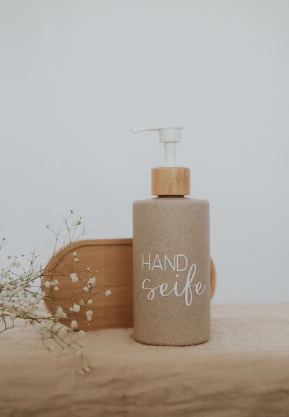 Personalisierte Seifenspender aus Strohmaterial