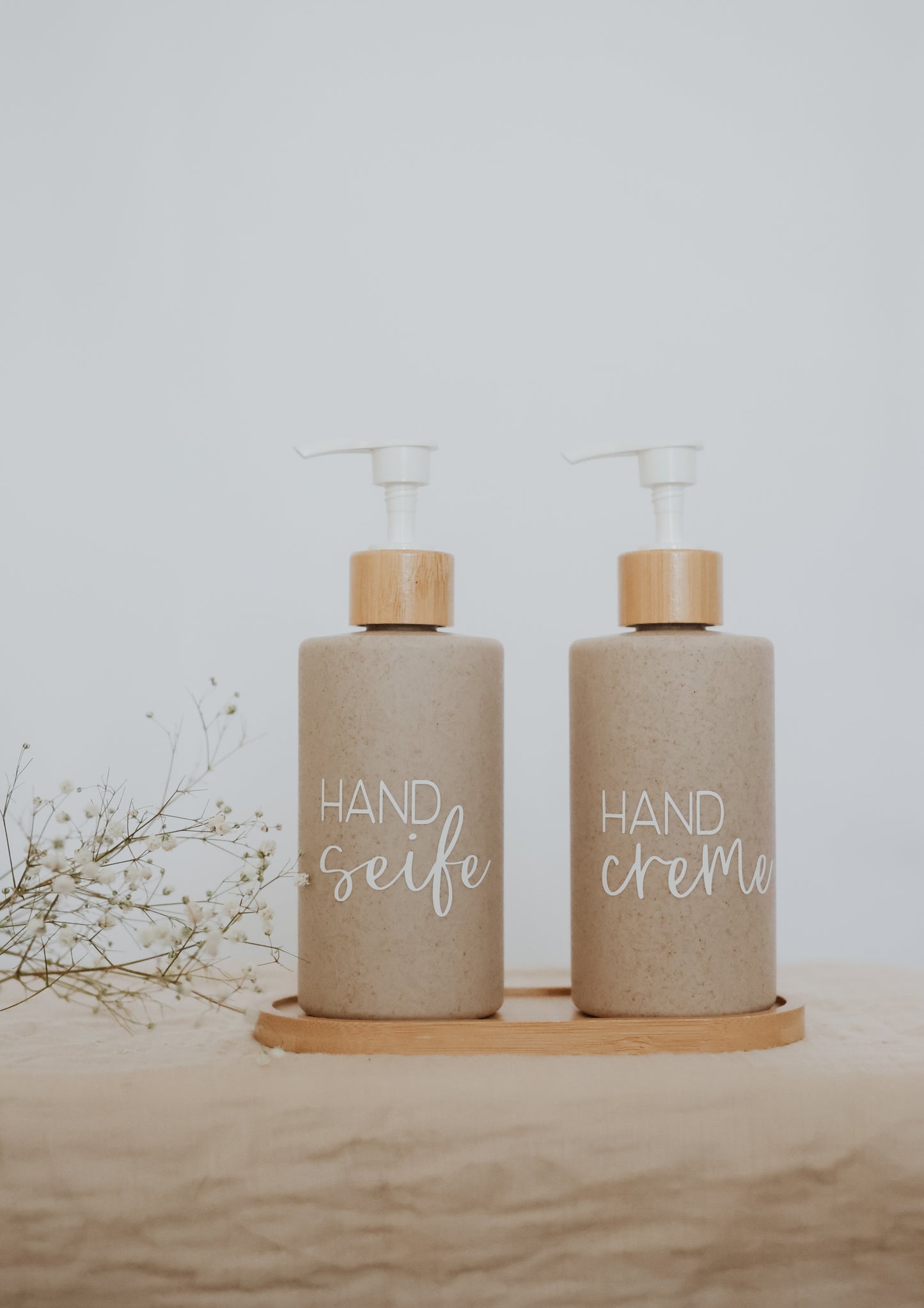 Personalisierte Seifenspender aus Strohmaterial