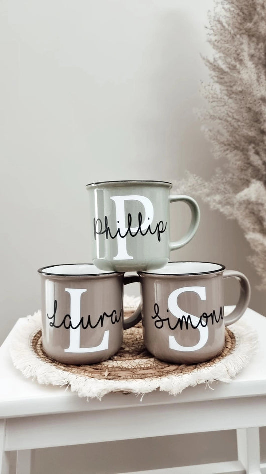 Keramiktasse in Emaille-Optik Buchstabe + Name