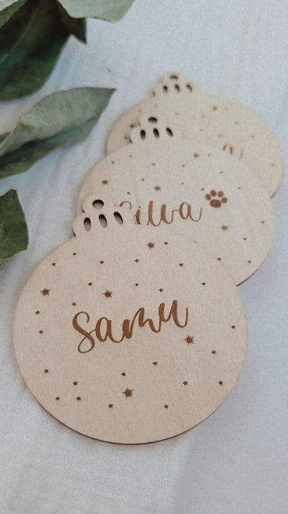 Personalisierte Weihnachtskugel aus Holz