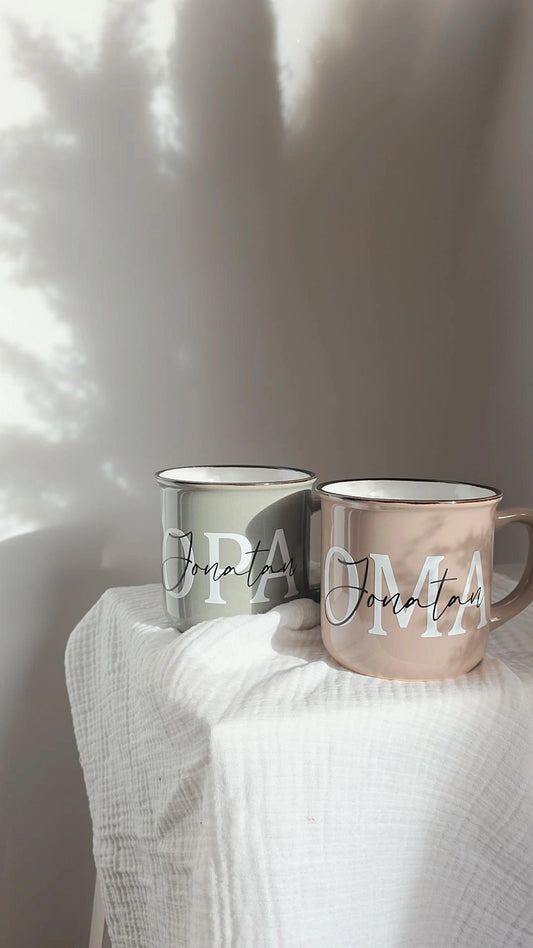 Tassen im Set in Emaille-Optik