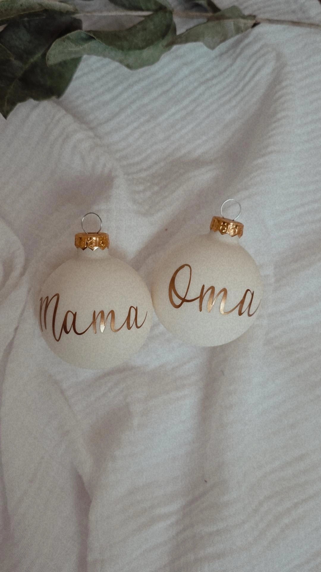 Weihnachtskugel Ivory personalisiert