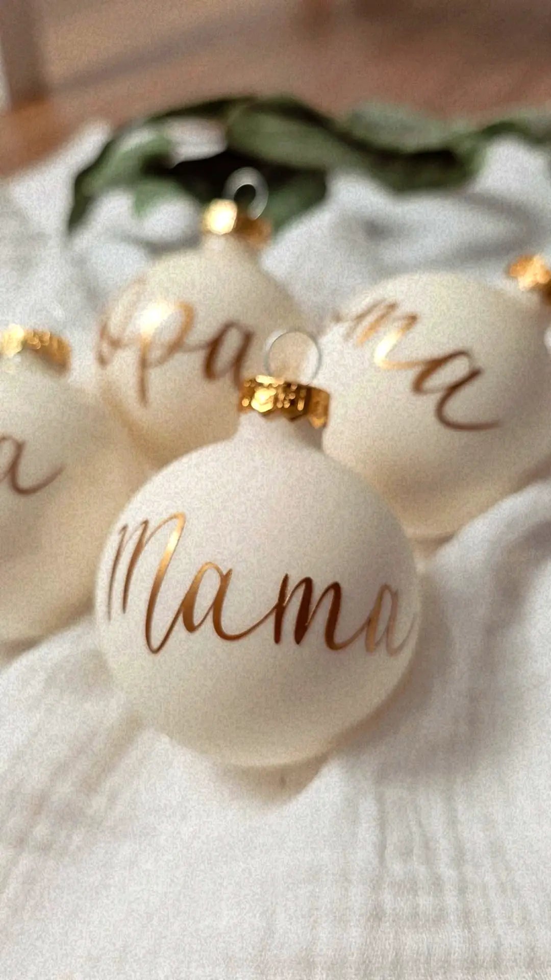 Weihnachtskugel Ivory personalisiert